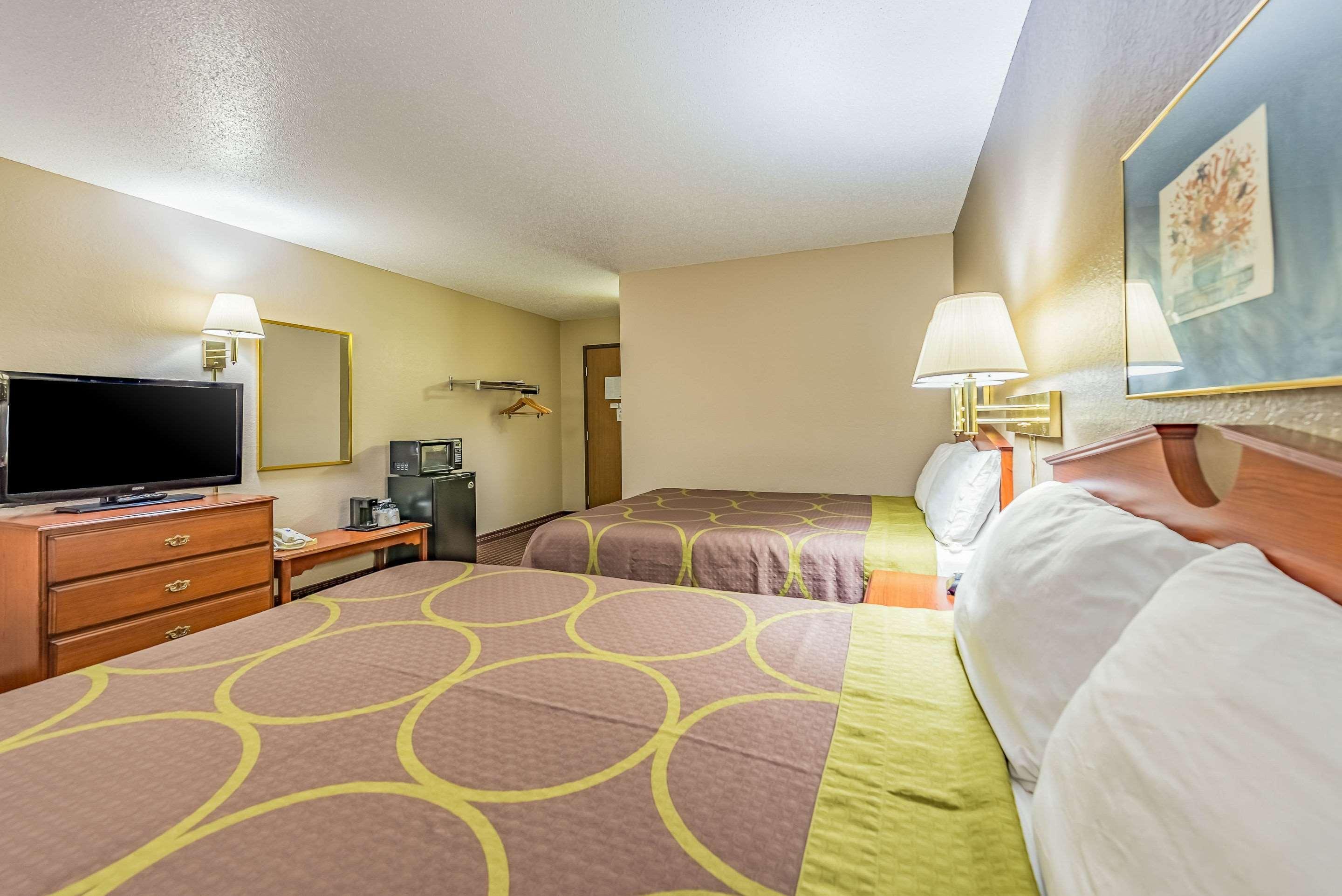 Rodeway Inn Saint Joseph Bagian luar foto