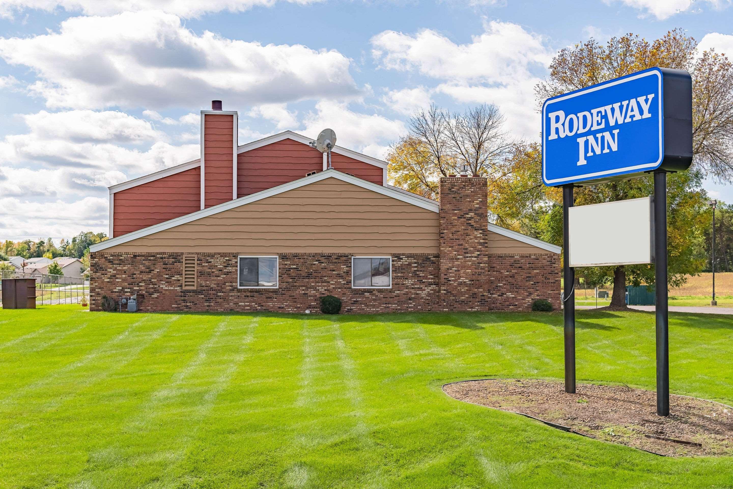 Rodeway Inn Saint Joseph Bagian luar foto