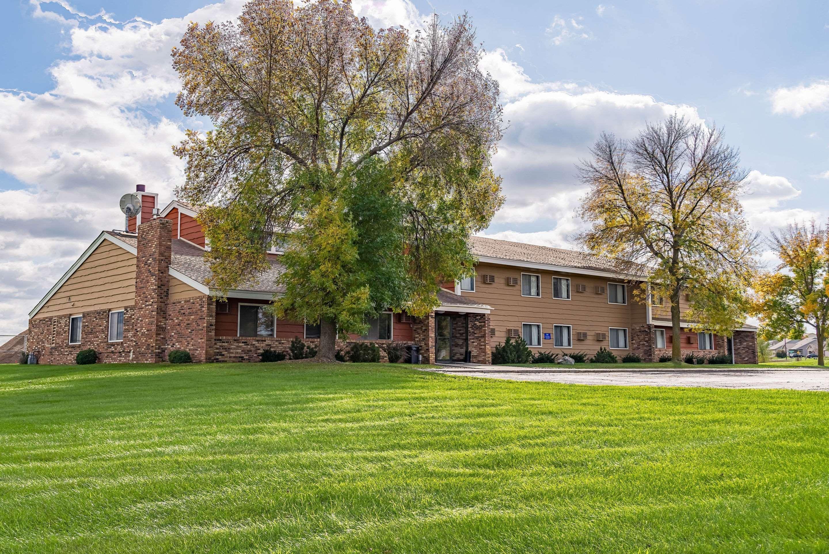 Rodeway Inn Saint Joseph Bagian luar foto