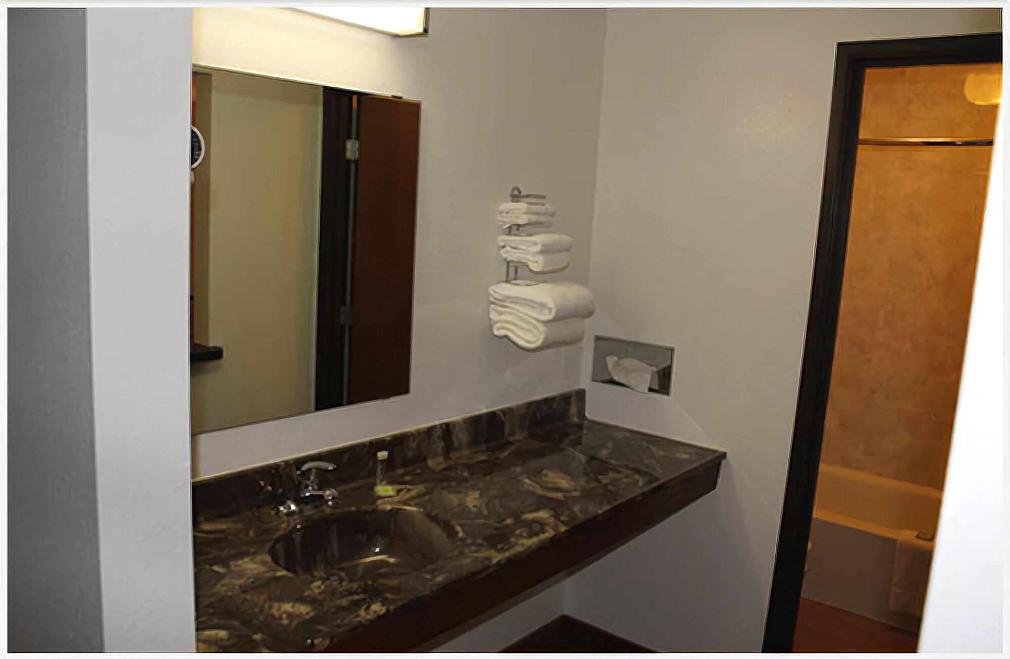 Rodeway Inn Saint Joseph Bagian luar foto